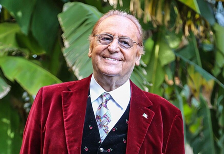 Renzo Arbore Torna In Tv E Canta Napoli