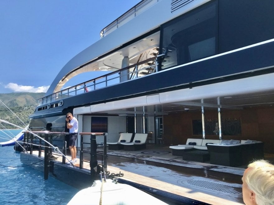 Super yacht di Bernard Arnault, il proprietario di Louis Vuitton a Palinuro
