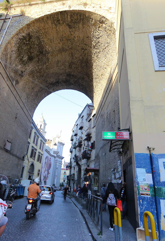 Rione Sanità diventa un modello per l’Europa: l’ammirazione per Napoli conquista l’Ue