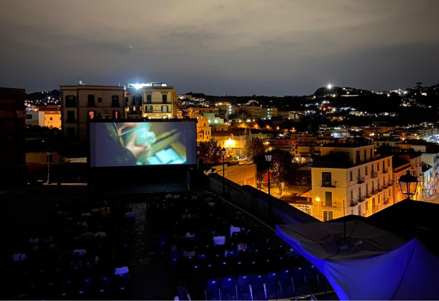 Torna Il Cinema Allaperto Al Rione Terra Di Pozzuoli I Grandi Titoli Sotto Le Stelle 6276